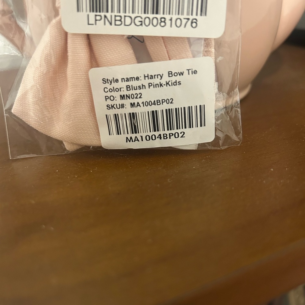 Pink Bow Tie for Kids NWT - Picture 2 of 3